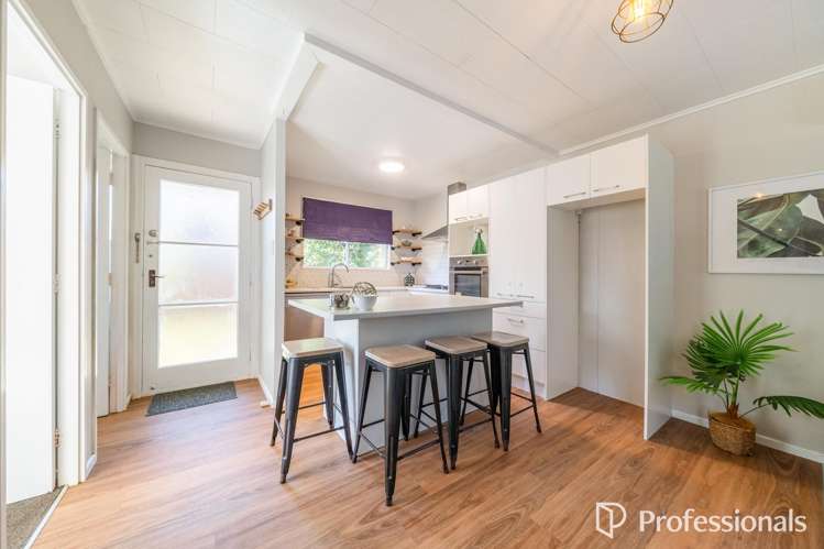 1b Owen Street Belmont_12