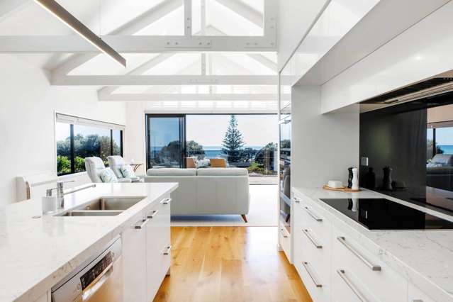 Panoramic views, executive living for life!