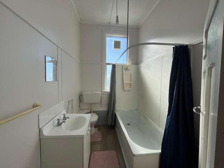  A/114 Bridge Street Bulls_1