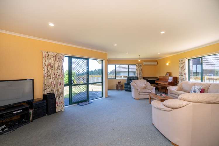 140 Pacific Drive Fitzherbert_11