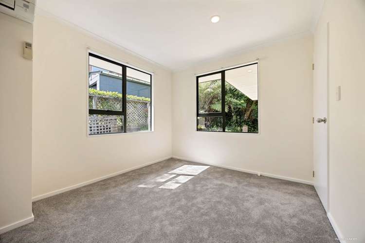 1a Derwent Crescent Titirangi_6