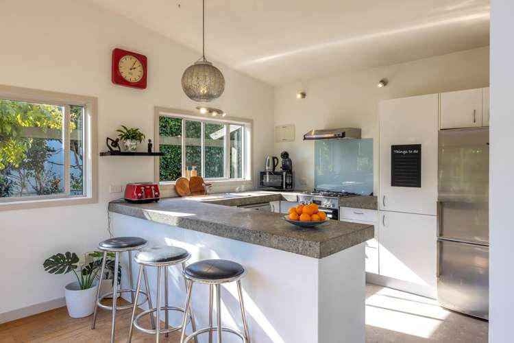 42 Tahatai Road Oneroa_15