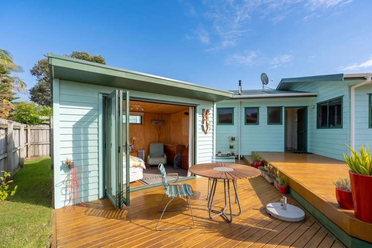 13 Charles Green Cooks Beach_21