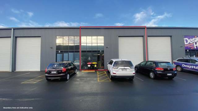 High-stud warehouse in prime Papamoa position