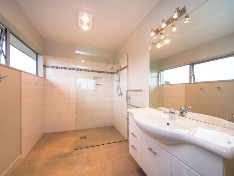 8 Branksome Place Aokautere_13