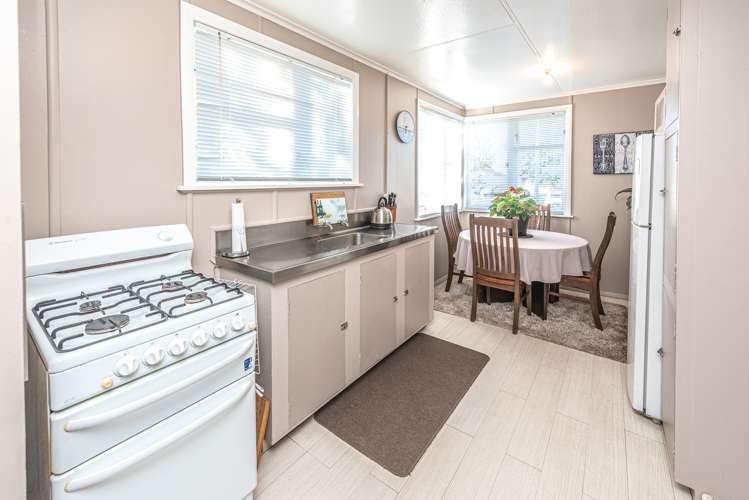 51 Kowhai Street Castlecliff_13