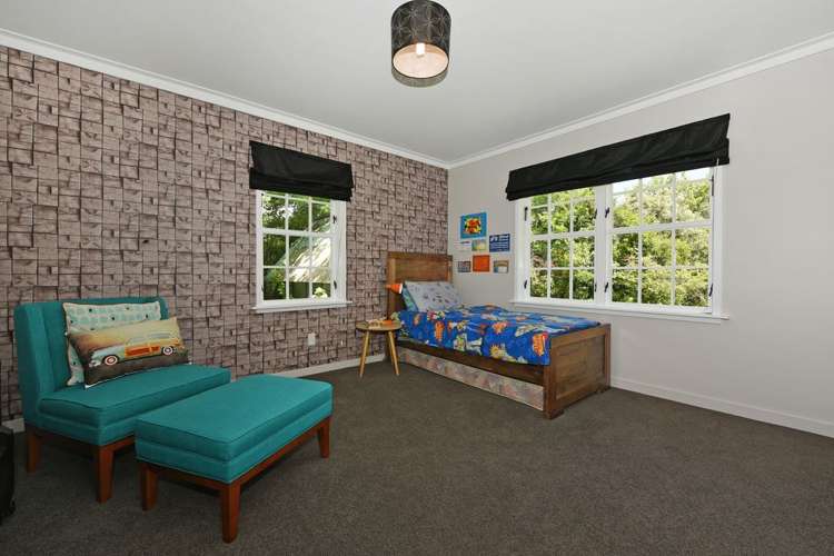 1266 Fergusson Drive Brown Owl_17