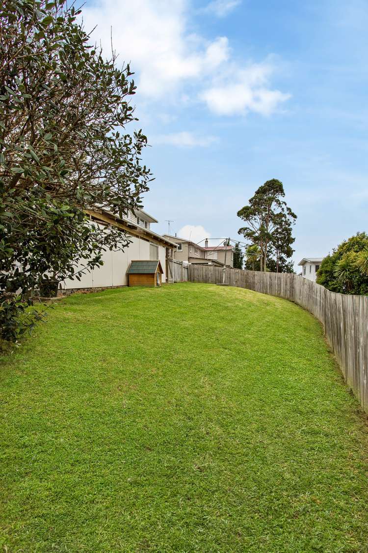 1/49a Lancaster Road Beach Haven_21