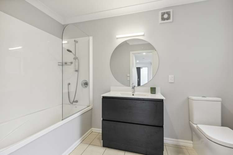 25 Derry Hill Churton Park_13