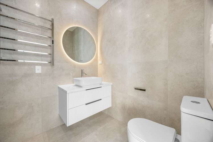 16 Tuwai Crescent Opaheke_8