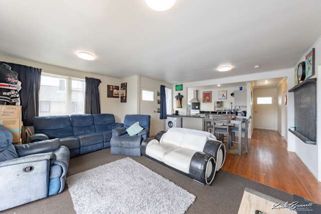 79 Waihemo Street Waitangirua_4