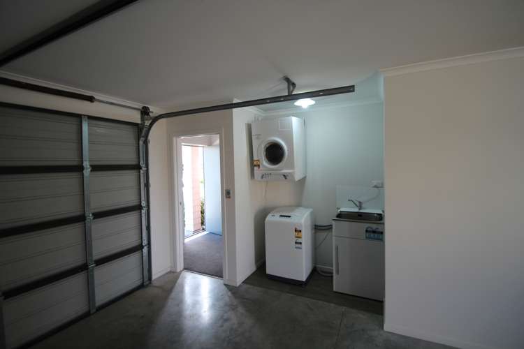 20 Chiefs Court Hamilton East_13