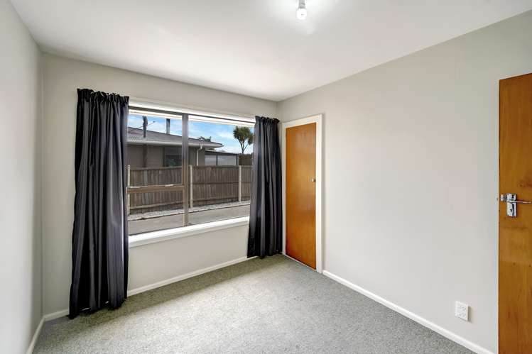 14 Davidson Crescent Hornby_13