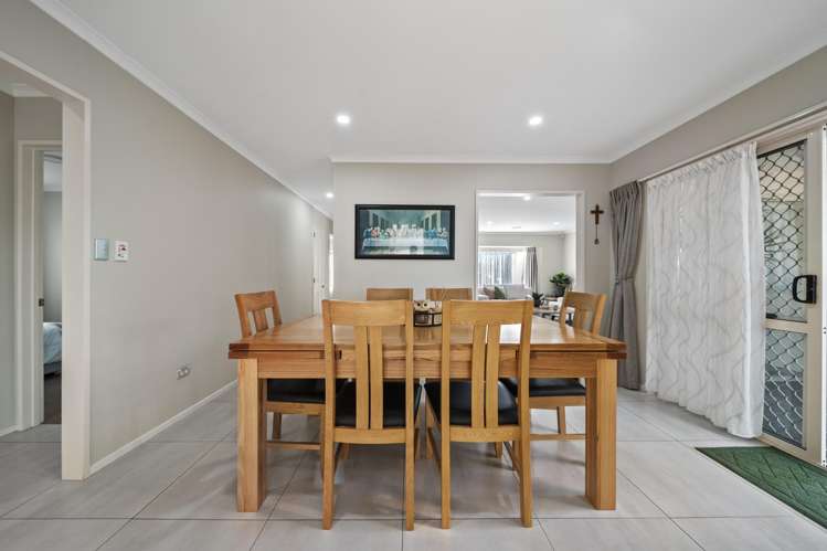 17 Flora Place Wattle Downs_13