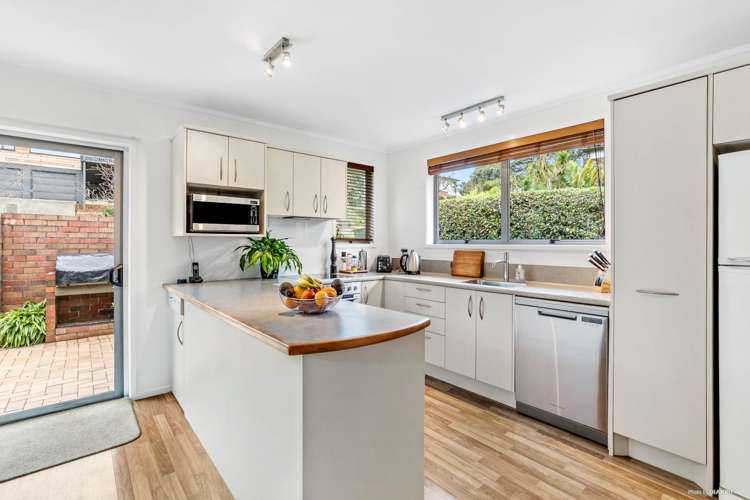 36 Raymond Terrace Northcote_7