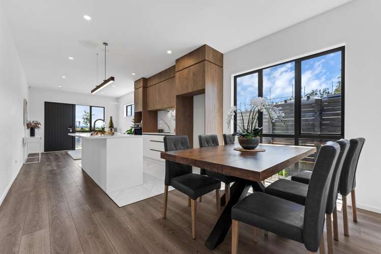 9 Greenbrier Street Westgate_1