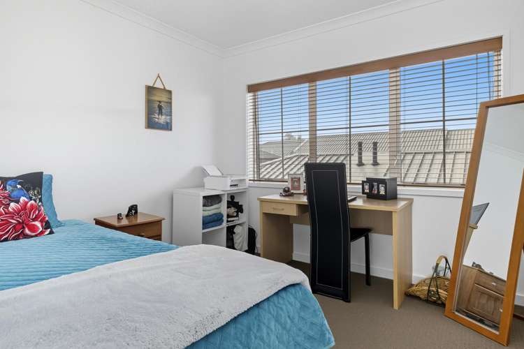 49 Chateau Crescent Rangatira Park_18