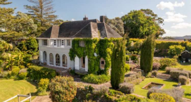 215 Bleakhouse Road_0