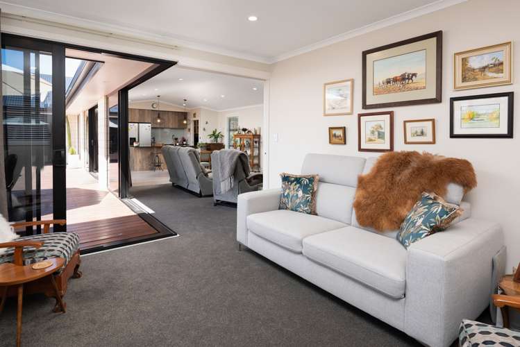 6 Spitfire Drive Burleigh_6