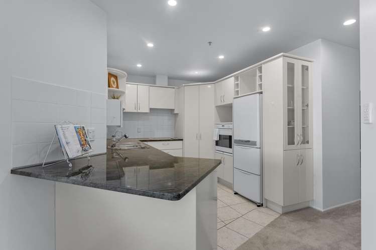 4E/175 Hurstmere Road Takapuna_10