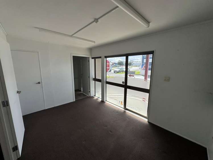 213 John F Kennedy Drive Milson_5