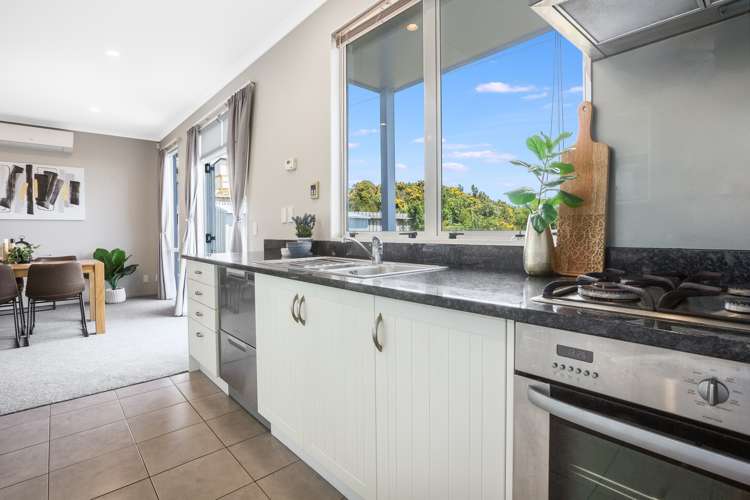 16 Cedarwood Street Woodridge_5