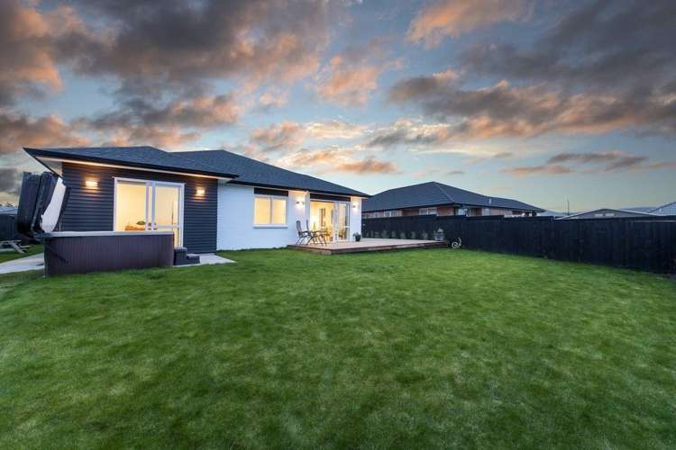 23 Jelas Drive Riverhead_22