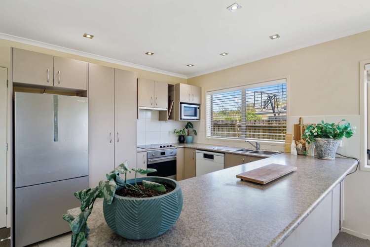 34 Aitkenhead Court Parakai_8