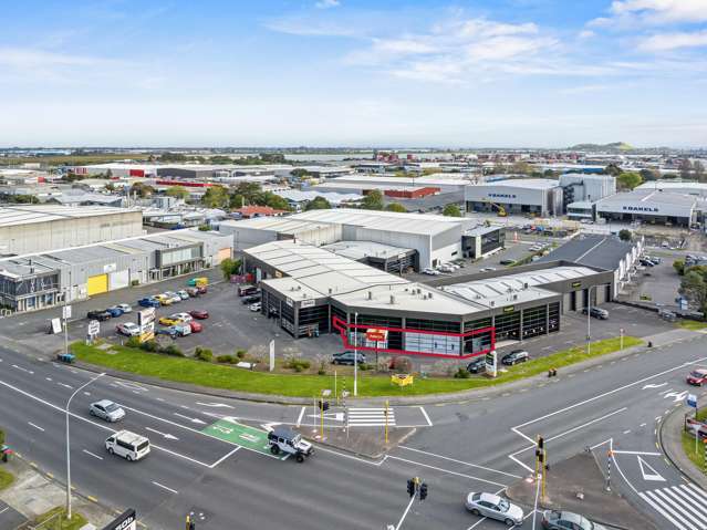 Prime Penrose Showroom & Office Opportunity