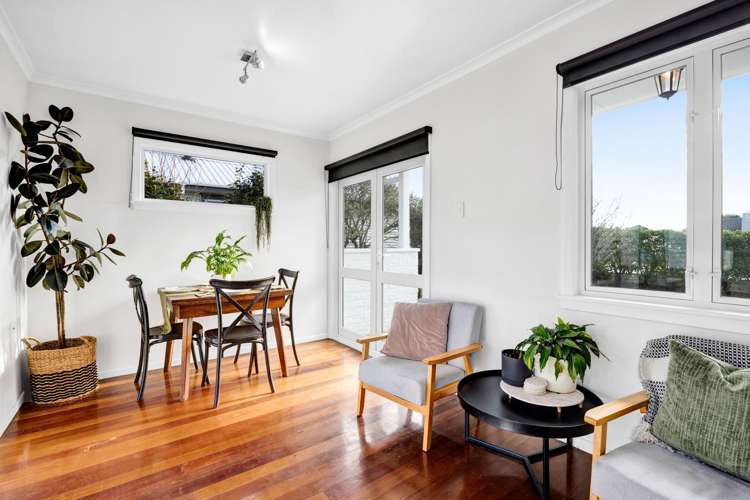 16 Karaka Street Hawera_11