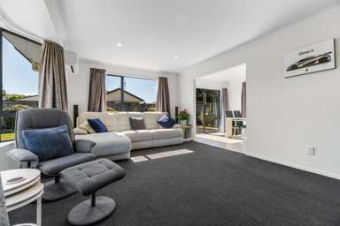 9 Farnborough Drive_4