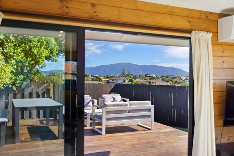 65 Queens Road Waikanae Beach_1