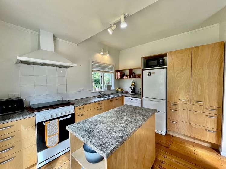 24 Queens Road Waikanae Beach_4