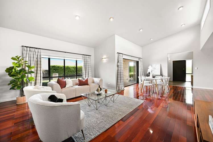 10 Farleigh Close Huntington_10