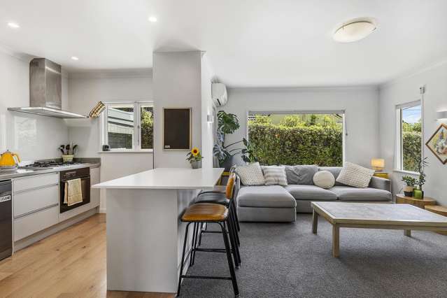 318 Queens Drive Lyall Bay_3