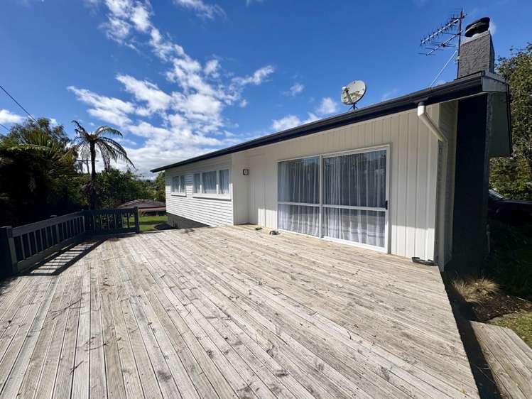 98 Grandvue Road 11056_7