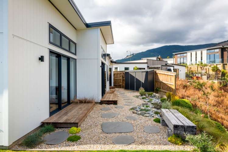 23 Hill Tops Way Stoke_34