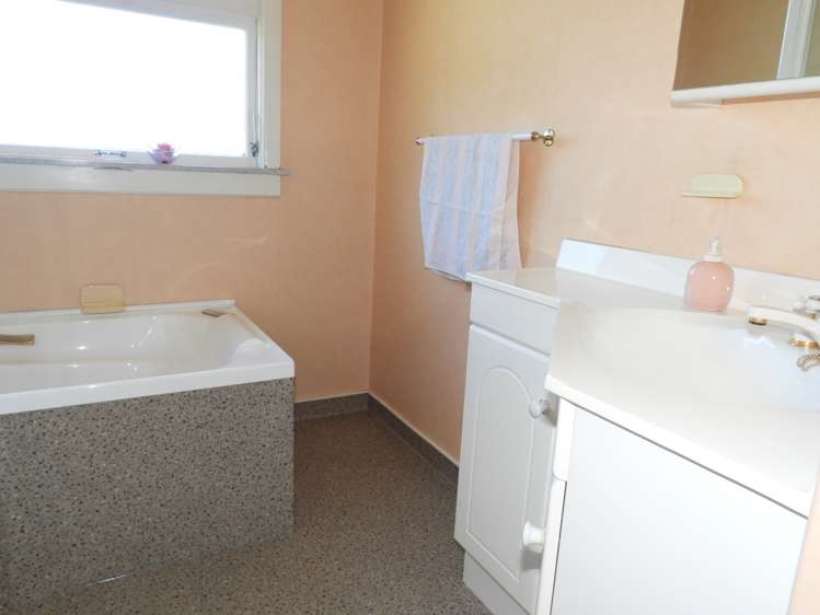 84 Eden Street Oamaru_12