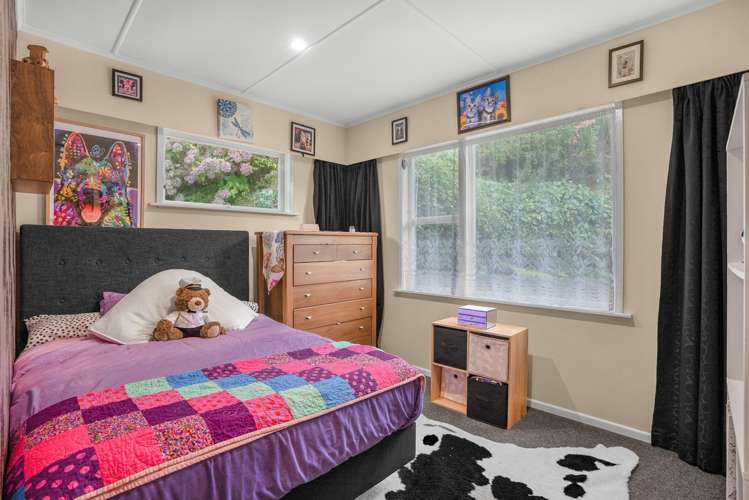 8 Harlow Grove Wainuiomata_13