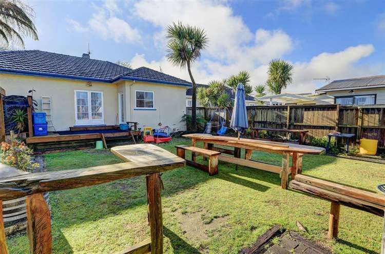 69 Lake Crescent Hamilton Lake_1