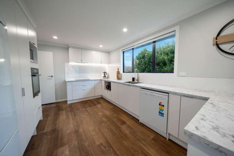 708 Queens Drive Waikiwi_7