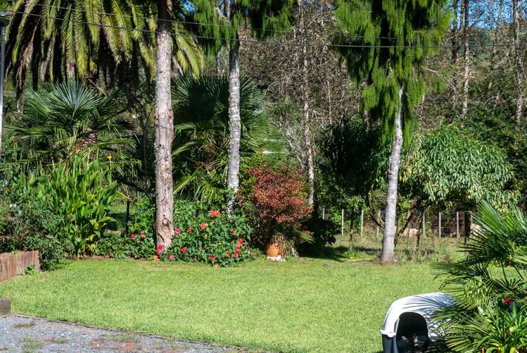 27 Tongaporutu Road Ohura_24