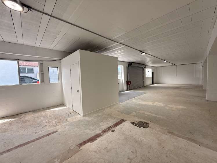 184 McLeod Road Te Atatu South_3