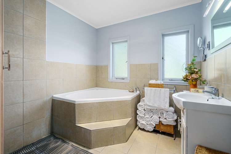 10 Campbell Street Leamington_18