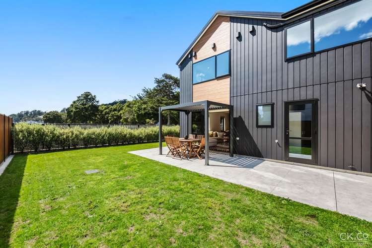 7 Leo Waikari Crescent Wallaceville_16