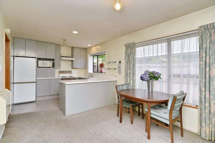 1/49A Regency Crescent Redwood_6