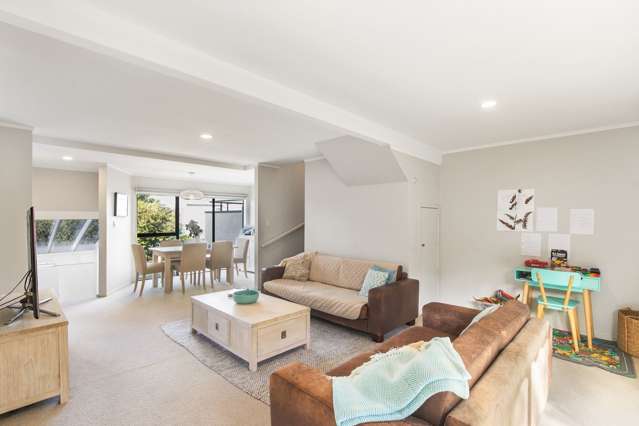 2/4 City View Terrace Birkenhead_2