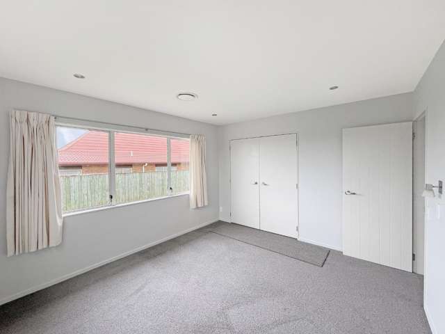 3 Fuller Close 10516_3