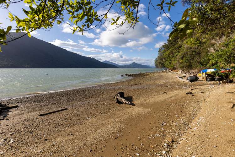 600 Moetapu Bay Road Anakiwa and Surrounds_18