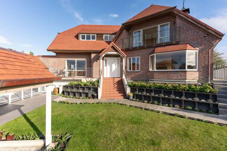 7 Nederland Avenue Burwood_34